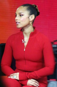 alicia-keys-nbc-s-today-show-in-new-york-12-06-2022-8.jpg