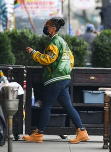 alicia-keys-out-in-new-york-04-05-2022-1.thumb.jpg.5164afb100a7a348e4b7111d75ddb4f0.jpg