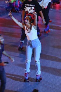 alicia-keys-skating-event-at-rockefeller-center-in-ny-08-12-2022-6.jpg