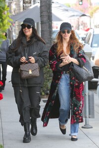 ashlee-simpson-out-for-lunch-with-a-friend-in-beverly-hills-05-04-2023-6.jpg