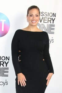 ashley-graham-at-2023-future-of-fashion-celebration-and-honors-in-new-york-05-10-2023-7.jpg