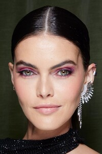 backstage-defile-bronx-and-banco-automne-hiver-2022-2023-new-york-coulisses-23.thumb.jpg.0c73fd389b6c2debaf5ae7c8621ec8cd.jpg