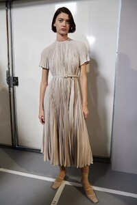 backstage-defile-christian-dior-printemps-ete-2022-paris-coulisses-152.thumb.jpg.2e49f57d20d003e81ec237f48daeca25.jpg