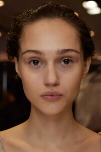 backstage-defile-elie-saab-printemps-ete-2022-paris-coulisses-8.thumb.jpg.73fe9de3c7bd5787f5cf1139e0a1aaf7.jpg