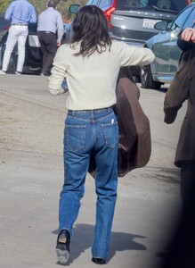 courteney-cox-arrives-at-a-charity-event-in-malibu-05-08-2023-3.jpg