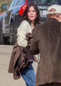 courteney-cox-arrives-at-a-charity-event-in-malibu-05-08-2023-6.jpg