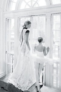 d.g-vogue-14-08-sarah-murdoch-02-1072x1600.jpg