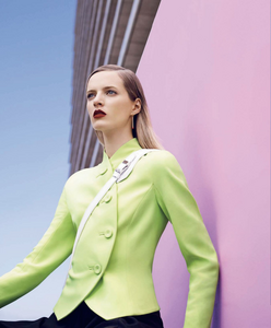 daria-strokous-by-nathaniel-goldberg-for-harpers-bazaar-us-september-2014-4.thumb.png.7db10423bcd653d65e2a49350c6802f4.png