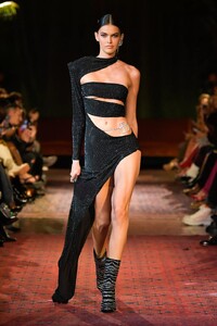 defile-bronx-and-banco-automne-hiver-2022-2023-new-york-look-1.thumb.jpg.f26188819c67e71c1335f60e2b8cbf17.jpg