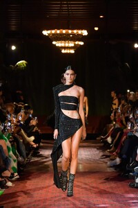 defile-bronx-and-banco-automne-hiver-2022-2023-new-york-look-46.thumb.jpg.05e2aa24b24351558cd6f9db88a15f86.jpg