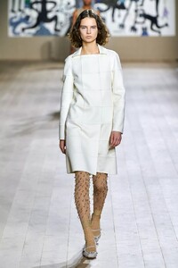 defile-christian-dior-printemps-ete-2022-paris-look-27.thumb.jpg.79f57c3f95bd826d3690bf39ce2e6457.jpg