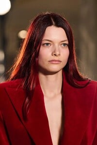 detail-defile-alexandre-vauthier-printemps-ete-2022-paris-detail-7.thumb.jpg.15e1734335e48ad5d96daf33daef0193.jpg
