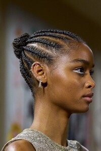 detail-defile-christian-dior-printemps-ete-2022-paris-detail-56.thumb.jpg.07d7ae9fca11b811f5ff0da897e9682b.jpg