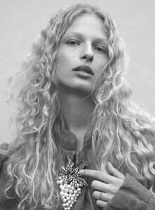 double-ss16_mert-alas-and-marcus-piggott_(18).thumb.jpg.d1aaa973a501d861c43a91d46d8e2e69.jpg