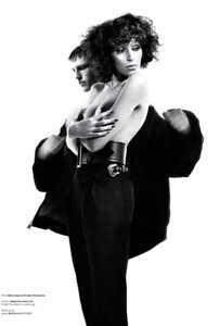 f-lea-t-willy-vanderperre-v-mag07.thumb.jpg.c652a2312a259e0a76823c0bfb93bd49.jpg