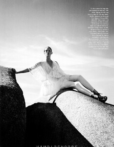 fashion_scans_remastered-iselin_steiro-harpers_bazaar_usa-december_2012-scanned_by_vampirehorde-hq-10.thumb.jpg.811d41dad27c31c0eee26b3c77b5d52f.jpg