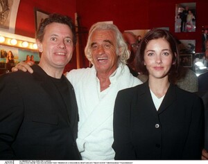 francis-huster-et-cristiana-reali-accompagnes-de-jean-paul-belmondo-en-723651011.jpg