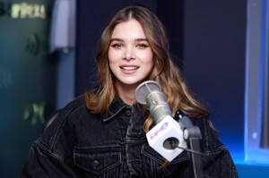 hailee-17917ec327174bd219.jpg