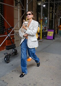 hailey-and-justin-bieber-out-with-their-dogs-in-new-york-05-12-2023-2.jpg