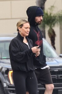 hilary-duff-and-matthew-koma-at-cvs-after-in-studio-city-02-26-2023-6.jpg
