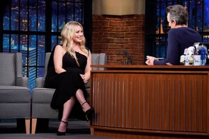 hilary-duff-at-late-night-with-seth-meyers-01-23-2023-3.jpg