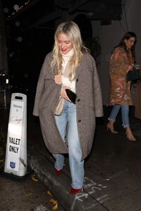 hilary-duff-leaves-craig-s-in-west-hollywood-12-30-2022-0.jpg