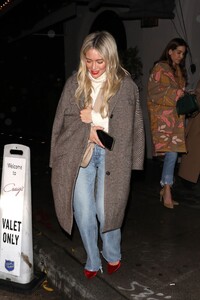 hilary-duff-leaves-craig-s-in-west-hollywood-12-30-2022-2.jpg