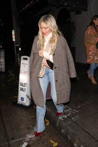 hilary-duff-leaves-craig-s-in-west-hollywood-12-30-2022-3.jpg