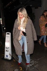 hilary-duff-leaves-craig-s-in-west-hollywood-12-30-2022-6.jpg