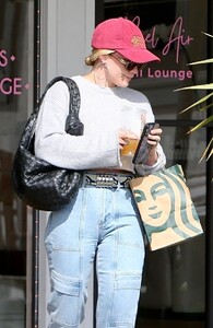 hilary-duff-leaves-starbucks-at-beverly-glen-mall-in-beverly-hills-04-18-2023-6.jpg