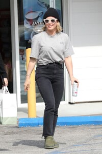 hilary-duff-out-shopping-in-los-angeles-03-17-2023-1.jpg