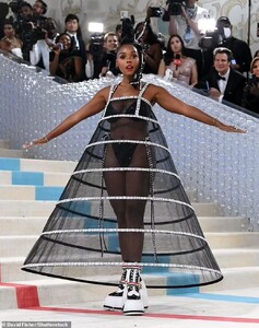 janelle-monae-at-2023-met-gala-celebrating-karl-lagerfeld-a-line-of-beauty-in-new-york-05-01-2023-3.jpg