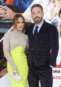 jennifer-lopez-and-ben-affleck-at-air-premiere-at-regency-village-theatre-in-westwood-03-27-2023-9.jpg