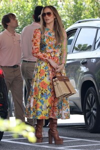 jennifer-lopez-and-ben-affleck-out-for-lunch-in-beverly-hills-04-08-2023-0.jpg