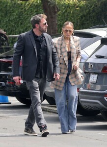 jennifer-lopez-and-ben-affleck-out-in-los-angeles-04-29-2023-0.jpg