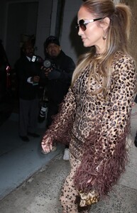 jennifer-lopez-arrives-at-live-with-kelly-and-mark-in-new-york-05-03-2023-0.jpg
