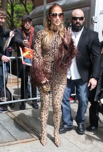 jennifer-lopez-arrives-at-live-with-kelly-and-mark-in-new-york-05-03-2023-7.jpg