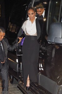 jennifer-lopez-arrives-at-met-gala-after-party-in-new-york-05-01-2023-0.jpg