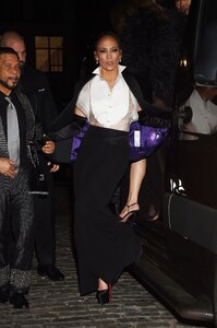 jennifer-lopez-arrives-at-met-gala-after-party-in-new-york-05-01-2023-2.jpg
