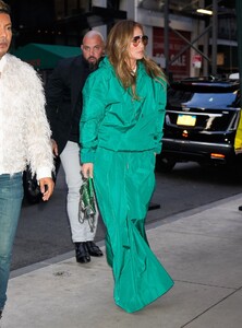 jennifer-lopez-out-to-promotes-her-new-show-mother-in-new-york-05-02-2023-2.jpg