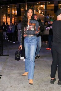 jourdan-dunn-leaves-lakers-vs-suns-game-in-los-angeles-04-08-2023-2.jpg