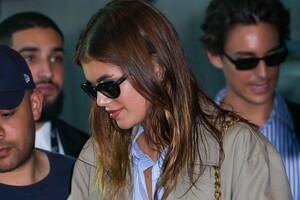 kaia-gerber-arrives-at-nice-airport-05-23-2023-0.jpg