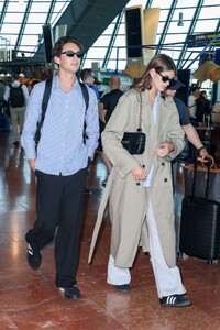 kaia-gerber-arrives-at-nice-airport-05-23-2023-4.jpg