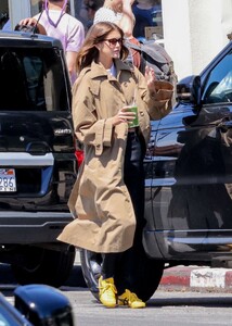 kaia-gerber-out-for-green-juice-smoothie-in-los-feliz-05-06-2023-0.jpg