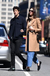 karlie-kloss-and-joshua-kushner-out-in-new-york-04-02-2023-2.jpg