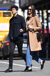 karlie-kloss-and-joshua-kushner-out-in-new-york-04-02-2023-4.jpg