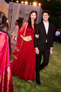 karlie-kloss-at-a-launch-event-in-mumbai-04-01-2023-0.jpg