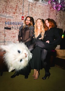 kate-hudson-at-stella-mccartney-s-met-gala-afterparty-in-new-york-05-01-2023-4.jpg