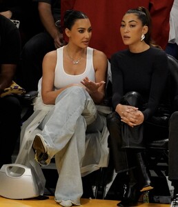 kim-kardashian-and-sarah-staudinger-at-nba-playoffs-game-between-la-lakers-and-the-golden-state-warriors-at-crypto.com-arena-in-los-angeles-05-06-2023-9.jpg