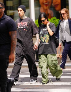 kourtney-kardashian-and-travis-barker-out-at-5th-avenue-in-new-york-05-19-2023-2.jpg